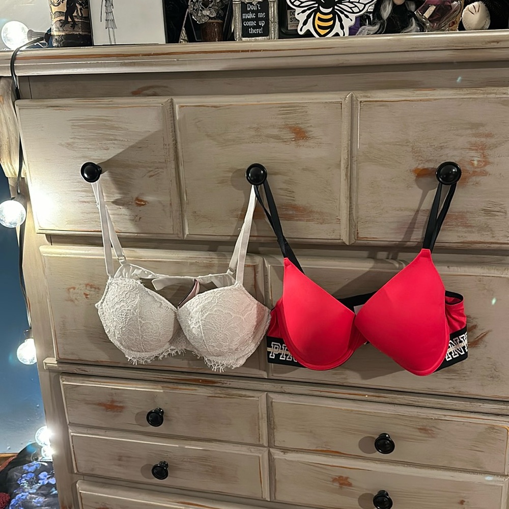 Set of 2 Victoria’s Secret / PINK bras- underwire size 34c